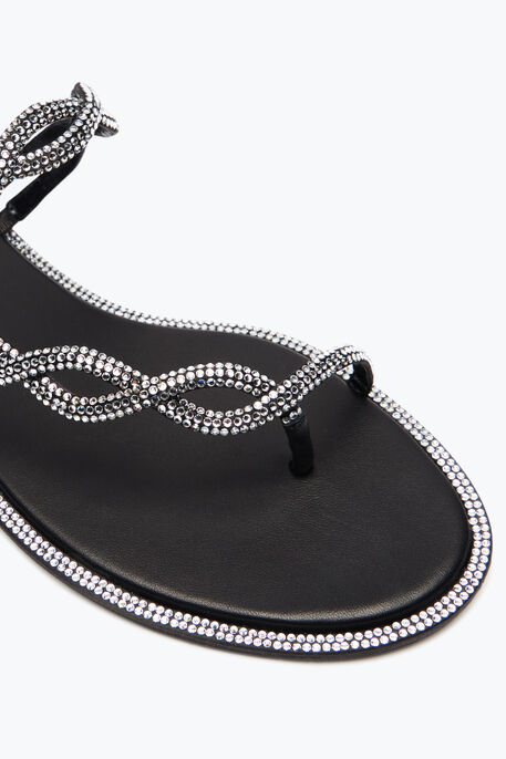 BRAID BLACK FLAT SANDAL 10