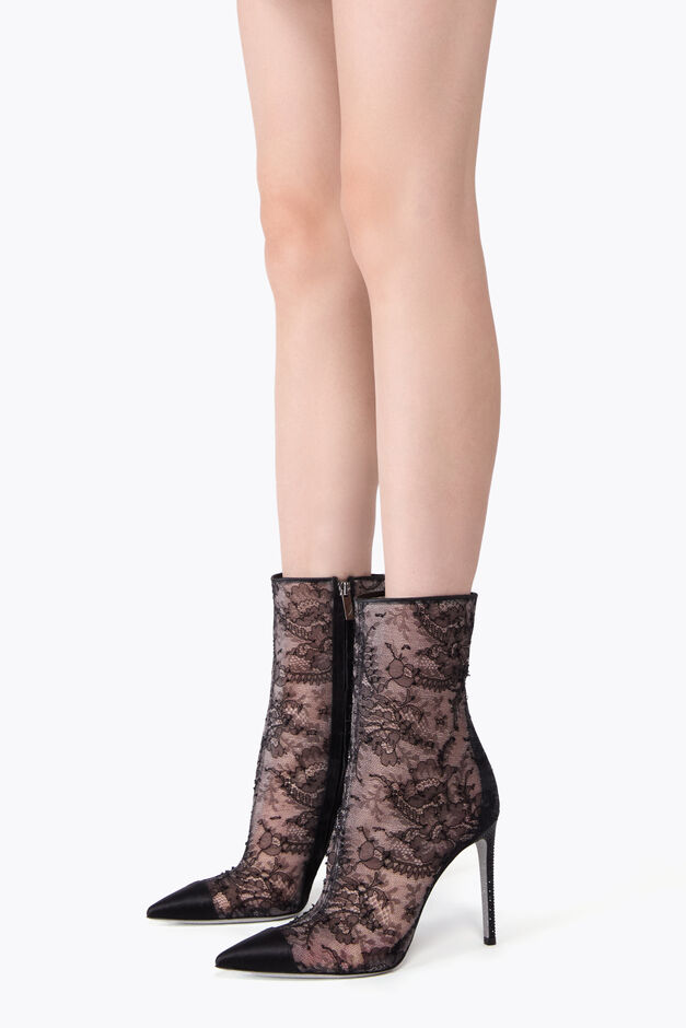 LARA BLACK ANKLE BOOT 105